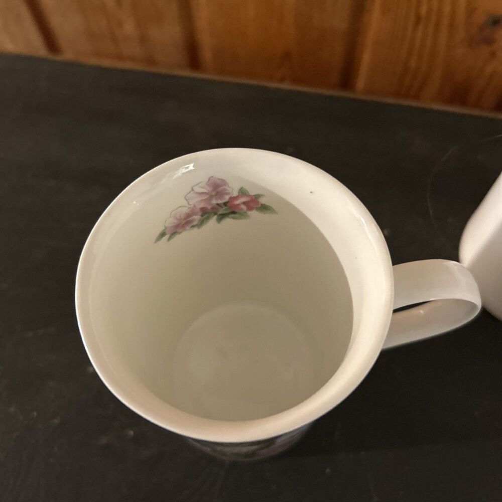 Vintage Crown Trent Kittens in the Garden Mugs Fine Bone China England Set of 3 - Picture 8 of 11